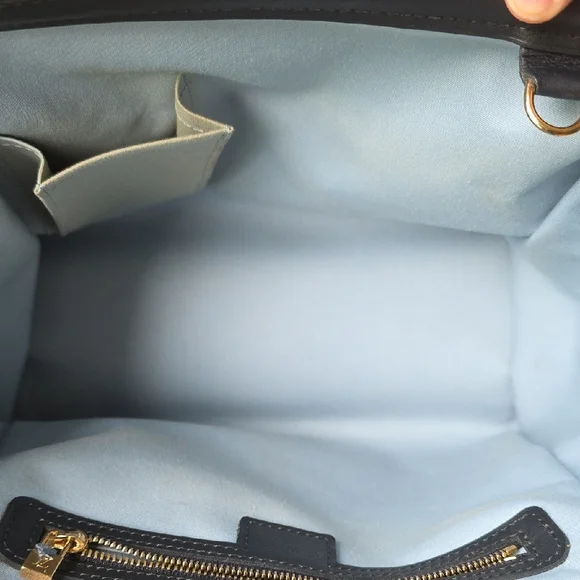 Louis Vuitton Canvas Mongram Hand Bag - Picture 9 of 14